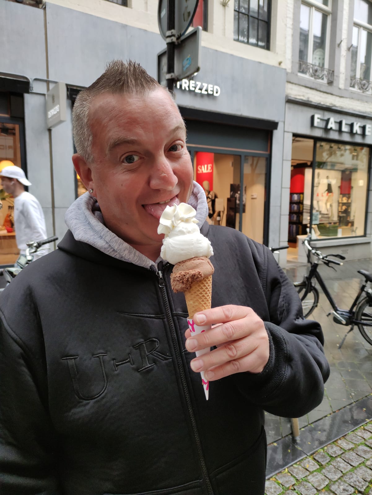 Louis-arnaud - Giebenach - Bâle-Campagne | Gay