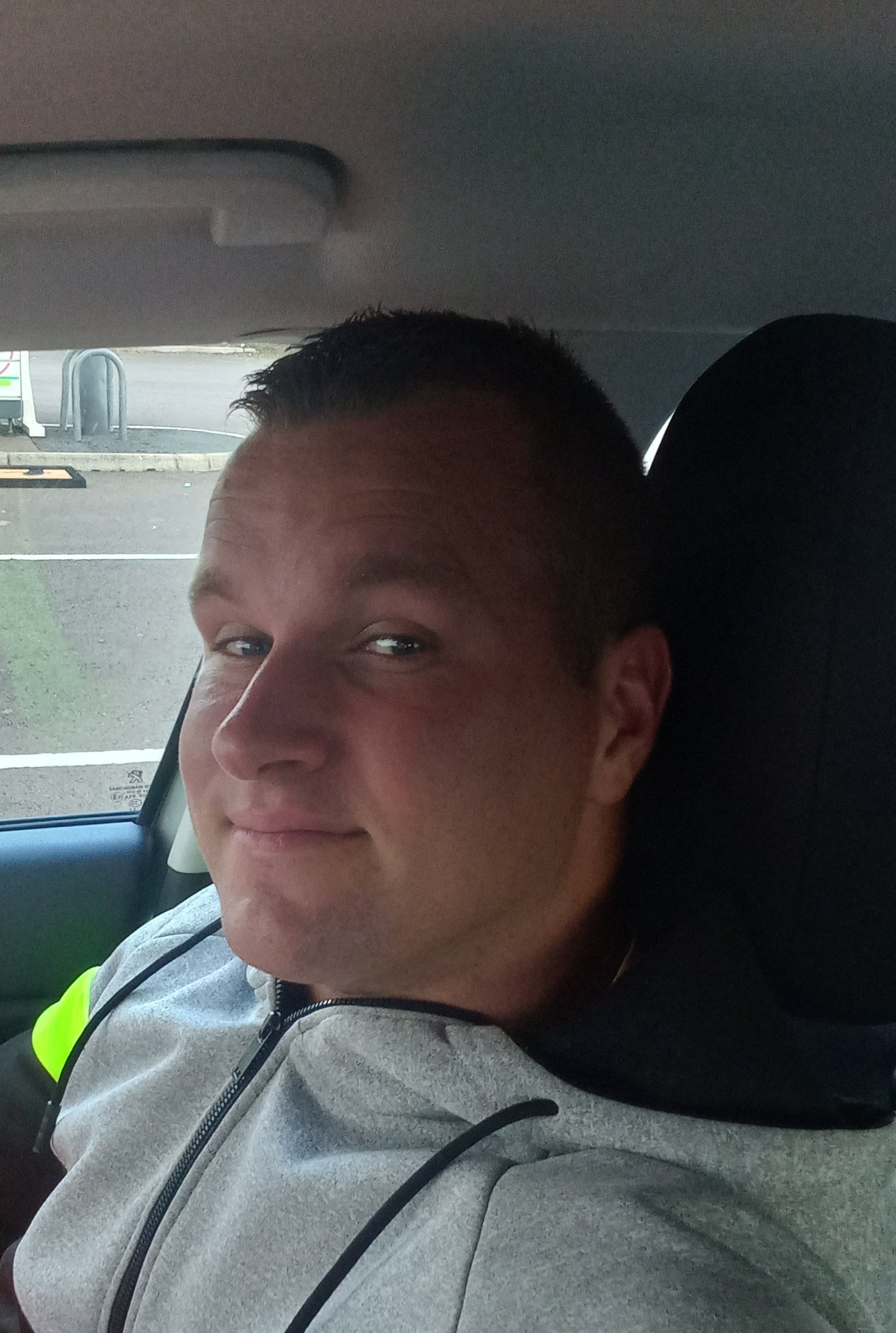 Moua - Adlikon b. Andelfingen - Zurich | Gay