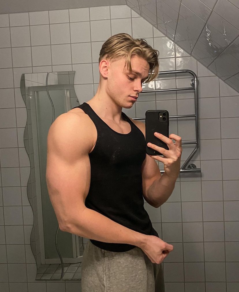 Elouenn - Flüelen - Uri | Gay